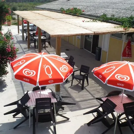 Campingplatz De Avec Terrasse - Pinarello - Api-1-52-904 Sorbo-Ocagnano